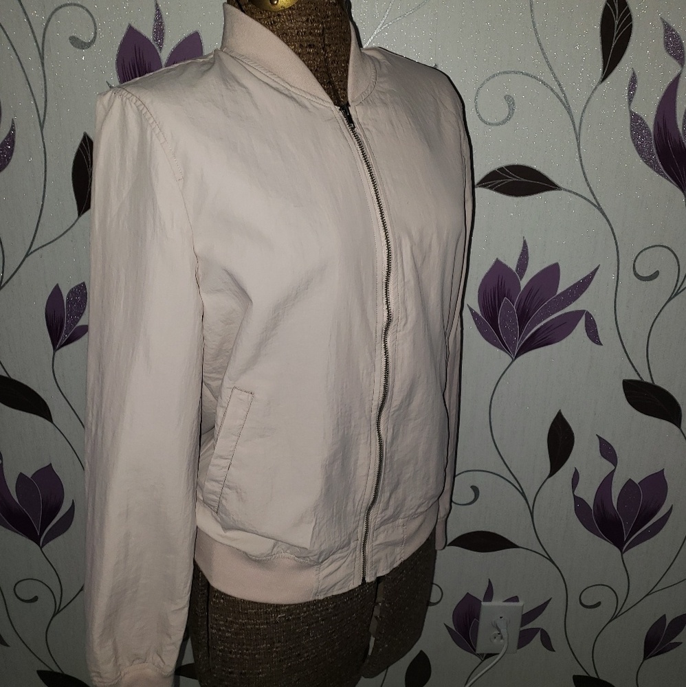 Lightweight jacket